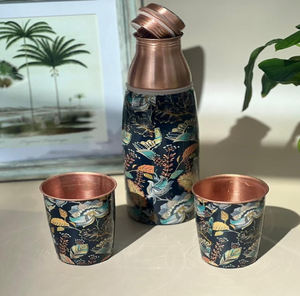 Jarra con estampado floral, botella de cobre de boca ancha, con estampado detallado de flores naranjas tradicionales, incluye tapa, al por mayor. - Product Image 2