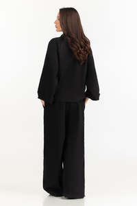 Nouvelle conception de chemise noire boutonnée surdimensionnée pour femmes, fabriquée au Pakistan, coupe ample, ourlet asymétrique, chemise décontractée pour tous les jours - Product Image 2