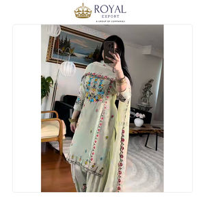 Colección de Diseñador a Precio Accesible: Traje Dhoti Salwar de Seda Chinnon de Estilo Tradicional para Mujer en Venta - Product Image 4