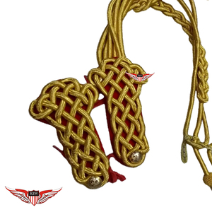 Aiguillette rouge avec épaulettes sur cordons de dos rouges, aiguillette torsadée avec pointe métallique dorée - Product Image 3