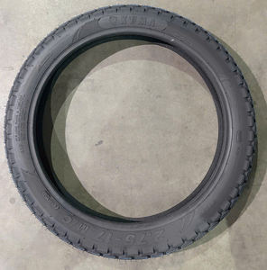 Pneu de moto KUMA K102A 3.00-17 en caoutchouc naturel + nylon, fabriqué au Vietnam, neuf, qualité supérieure, indice de plis 4PR/6PR/8PR, 20000 km, noir - Product Image 1