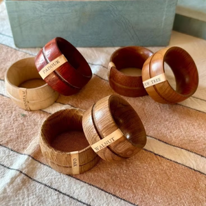 Anneau de serviette en bois de luxe classique, fait main, durable, écologique, décoration de table à manger, accessoires de mariage haut de gamme - Product Image 1