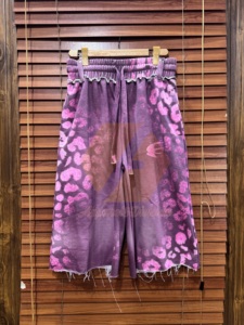 Pantalones Cortos Bermuda Unisex Personalizables con Estampado de Leopardo por Transferencia Térmica, 100% Algodón, con Bolsillos Dobles Traseros y Cintura con Cordón Ajustable - Product Image 1