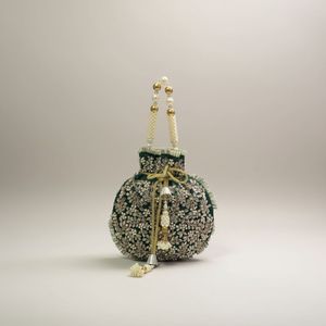 Bolso Potli de Diseño con Cierre de Cordón, Plegable, Correa Única, Detalles de Diamantes, Material Sedoso, de Alta Calidad para Exteriores - Product Image 4