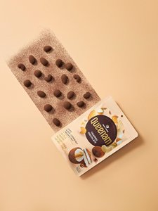 The Factory Bestseller Delicious Dragee <b>Chocolate</b> OEM/ODM HALAL 75G Tiramisu <b>Chocolate</b> Coated Almond Cashew Macadamia Nuts Snack - Product Image 4