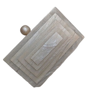 คลัทช์เรซินที่ดูเรียบง่ายและสง่างามช่วยให้คุณเปล่งประกายในคลัทช์สุดหรูสำหรับอาหารค่ำที่เป็นทางการทำจากเรซินกระเป๋าสตางค์สีตามสั่ง - Product Image 1