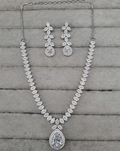 Luxury Dark Green Crystal Bridal <b>Necklace</b> Set Silver Plated American Diamond Teardrop Pendant Jewelry Set For Wedding Wholesale - Product Image 3
