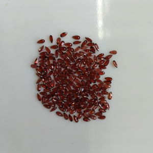 โกเมนสีแดงธรรมชาติ 4x2 มม. รูปทรงลูกแพร์ คุณภาพดีที่สุด พลอยหลวมสำหรับทำเครื่องประดับ - Product Image 2