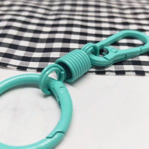 Llavero de metal con mosquetón, acabado mate, chapado, para uso diario, para mayores de 14 años. - Product Image 3