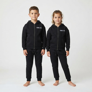 Conjunto Deportivo Unisex de Dos Piezas con Sudadera con Cremallera Completa y Pantalones Jogger, Color Negro de Moda, Venta al Por Mayor, Logotipo Personalizado, Ropa Casual para Niños - Product Image 5