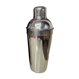Cocteleras y Botellas con Acabado Gris, Diseño de Cocteleras de Alta Gama para Decoración de Bares, Hoteles y Restaurantes - Product Image 1