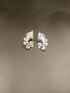 ต่างหูแบบติดหูรูปดาวทองเหลืองชุบทองคำ งานฝีมือจาก Amaira Jewels สำหรับผู้หญิงและเด็กผู้หญิง เครื่องประดับหรูหราสำหรับใช้ในชีวิตประจำวัน สไตล์ราชสถาน - Product Image 6