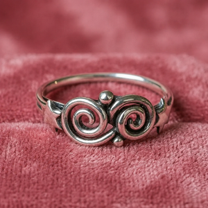 Bague de mariage et de fiançailles classique en laiton plaqué or 18 carats, motif étoile spirale, bijou bohème fait main, style céleste - Product Image 2