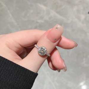 Anillo de Compromiso Elegante para Mujer con Moissanita y Piedras de Sardónix, Corte Brillante Redondo, Platino, Color D, 50 Puntos, 30g - Product Image 6