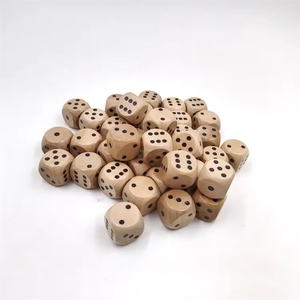 Dados de Madera Tallados con Números, Cubos con Esquinas Suaves, Piezas de Juego para Juegos de Mesa y Actividades de Fiesta, Material Natural, Forma Cuadrada - Product Image 1