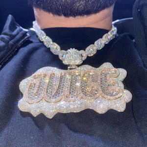 Pendentif de luxe personnalisé 'JUICE' en argent sterling 925 plaqué or 18 carats avec diamant Dvars et moissanite brillante 3D taille brillant sertie griffe - Product Image 1