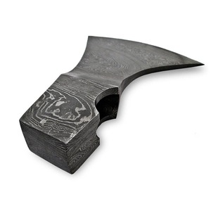 Hacha de Supervivencia Táctica de Acero de Damasco de Grado Industrial BA Enterprises con Incrustaciones de Gemas Rojas para Trabajos en Madera - 1 Año de Garantía - Product Image 6