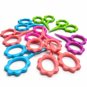 Mini Tijeras de Bordado con Mango de Flor, Tijeras de Costura con Punta Afilada para Cortar Hilo - Product Image 6