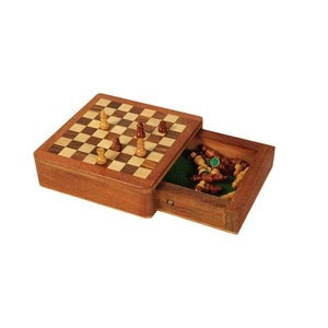Jeu d'échecs magnétique en bois personnalisé de haute qualité, ensemble de jeu de société miniature portable avec tiroir de rangement pour adultes et enfants - Product Image 1