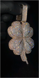 Colgante Unisex Personalizado de Trébol de Cuatro Hojas Estilo Hip Hop, Chapado en Oro de 18K sobre Plata de Ley 925, con Moissanita Certificada VVS GRA - Product Image 3
