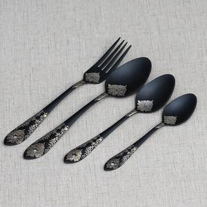 ชุดช้อนส้อมสแตนเลส Royal Saz Enterprises 29 ชิ้น เคลือบสีฝุ่น ดีไซน์สลักลายหรูหรา คอลเลคชั่นทันสมัย - Product Image 2