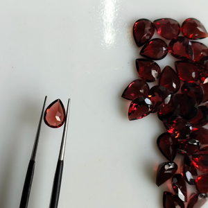 Granate Rojo Natural de 8x6MM, Corte Pera, Gema Suelta de la Mejor Calidad para Joyería - Product Image 3