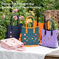 Sac fourre-tout OEM ODM en EVA perforé avec breloques personnalisées, sac de plage étanche, plusieurs couleurs, vente en gros pour femmes