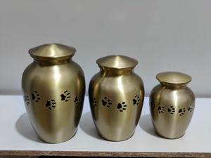 Urnas Funerarias de Metal de Latón Dorado y Negro de Alta Calidad Estilo Americano para Cenizas Humanas Radiance - Product Image 4