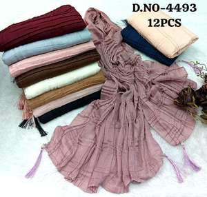 ผ้าคลุมศีรษะฮิญาบผ้าฝ้ายเนื้อพรีเมียมสำหรับผู้หญิง - ผ้าคลุมไหล่ยาวจีบระบายอากาศได้ดี น้ำหนักเบา พร้อมดีเทลขอบพู่ห้อยสุดหรู - Product Image 2