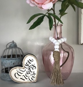 Guirlande de perles artisanale pour décorations de mariage, événements et fêtes, guirlandes décoratives murales par Curio Craft - Product Image 6