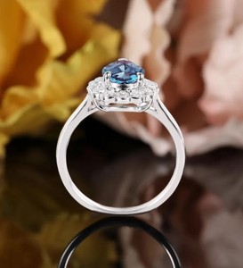 Pear Cut Alexandrite & Moissanite <b>Silver</b> Vintage Engagement Wedding Ring with Color Change Gemstone for Women Luxury - Product Image 3