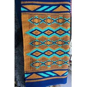 Manta de montar occidental con diseño geométrico Navajo en tonos bronce, turquesa y azul marino, tejida a mano y contorneada, para equitación. - Product Image 3