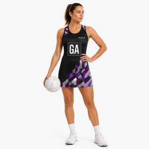 Vestido de netball personalizado para mujer, sin mangas, con cuello redondo, uniforme de equipo con dorsal posicionado, en colores negro, ciruela, morado, lila y gris. - Product Image 6