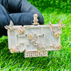 Colgante de Letra Inicial Personalizada con Moissanita VVS Baguette y Redonda Iced Out, en Plata S925 o Oro de 10K, Joyería Hip Hop - Product Image 1