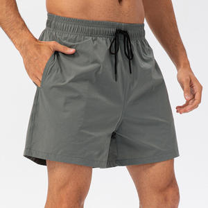Shorts noirs unis pour hommes, à séchage rapide, avec cordon de serrage à la taille et poches, style sport décontracté - Product Image 3