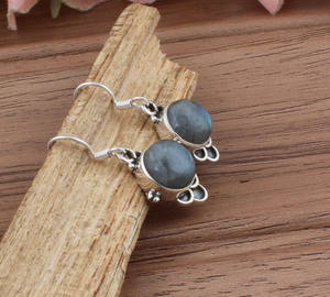 ต่างหูห้อยทรงหยดน้ำ ลาบราโดไรต์ธรรมชาติคุณภาพสูง เงินแท้ 925 งานแฮนด์เมด ประดับพลอยสีน้ำเงิน ราคาโรงงาน - Product Image 3