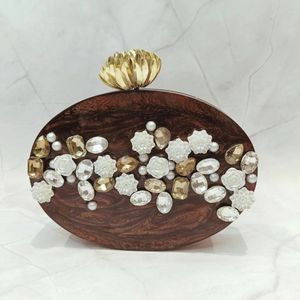 Pochette de soirée de luxe pour femme en résine et cristal - Product Image 4