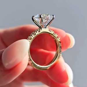 Anillo de Compromiso con Diamante Ovalado de 3.50 CT Cultivado en Laboratorio, Banda Pavé Festoneada, Oro de Dos Tonos, Anillo Nupcial Certificado por IGI - Product Image 4