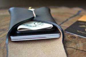 กระเป๋าสตางค์หนังสไตล์เรโทรไร้รอยต่อ  งานทำเก่าแบบดิสเทรส  ไม่มีตะเข็บ  ใส่บัตรได้  สำหรับผู้ค้าส่งบูติก รุ่น SLW-0040 - Product Image 4