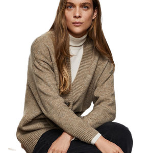 Cárdigan Oversize Beige de Alta Calidad para Mujer, Suéter de Punto Suave con Botones, Mezcla de Lana, Dobladillo Acanalado y Hombros Caídos - Product Image 4