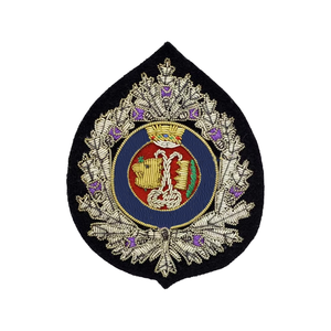 Badges brodés sur mesure de haute qualité en fil de bullion, écologiques, sans nickel, de luxe, lavables pour vêtements - Vente en gros - Product Image 1