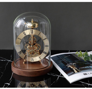 Horloge de table mécanique en laiton de style antique avec dôme en verre, cadran à chiffres romains, engrenages apparents, pour la décoration de bureau ou de bibliothèque - Product Image 6