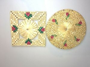 Charming Woven Straw Coaster Floral Roses Red Green Design Eco Natural Fiber Heatproof Drink <b>Protector</b> Boho <b>Table</b> Topper Home - Product Image 2