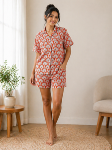 ชุดนอนสั้นลายดอกสีส้มพิมพ์ลายด้วยมือสำหรับผู้หญิง เสื้อแขนสั้นผ้าฝ้าย กางเกงขาสั้น ชุดลำลอง งานฝีมือชิ้นเอก - Product Image 2