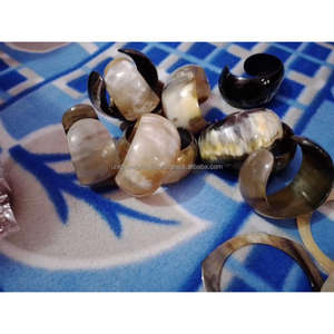 Acoplamiento de borde quemado LavaHorn | Conector de tubo de cuerno de búfalo carbonizado con textura degradada natural | Exportación artesanal exclusiva - Product Image 6