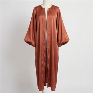 Bata de satén de seda de lujo personalizada para mujer, vestido Abaya abierto y modesto, ropa islámica tradicional transpirable para Eid y Ramadán - Product Image 1