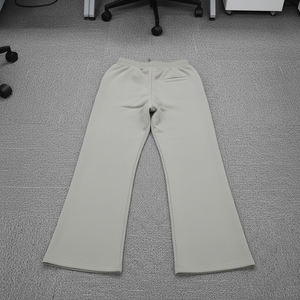 Pantalones Deportivos Extra Grandes de Cintura Media para Mujer, con Logotipo Personalizado, Tela Ligera, Cordón Ajustable y Pierna Ancha - Product Image 4