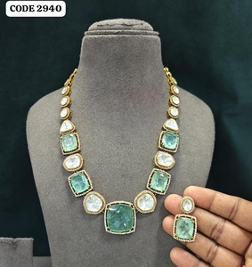 Elegante Conjunto de Collar con Corte Cojín en Verde Menta, Joyería Tradicional para Boda, Collar de Diseño Premium - Product Image 1