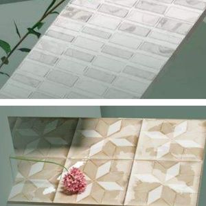 Azulejo cerámico blanco brillante de 300x600, elegante y minimalista, ideal para paredes de oficinas, interiores de edificios comerciales y grandes espacios. - Product Image 2