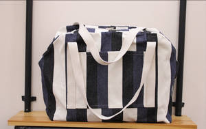 Sac de voyage rayé rose, noir et blanc, grande capacité, sac fourre-tout à fermeture éclair, sac à bandoulière pour la plage - Product Image 6